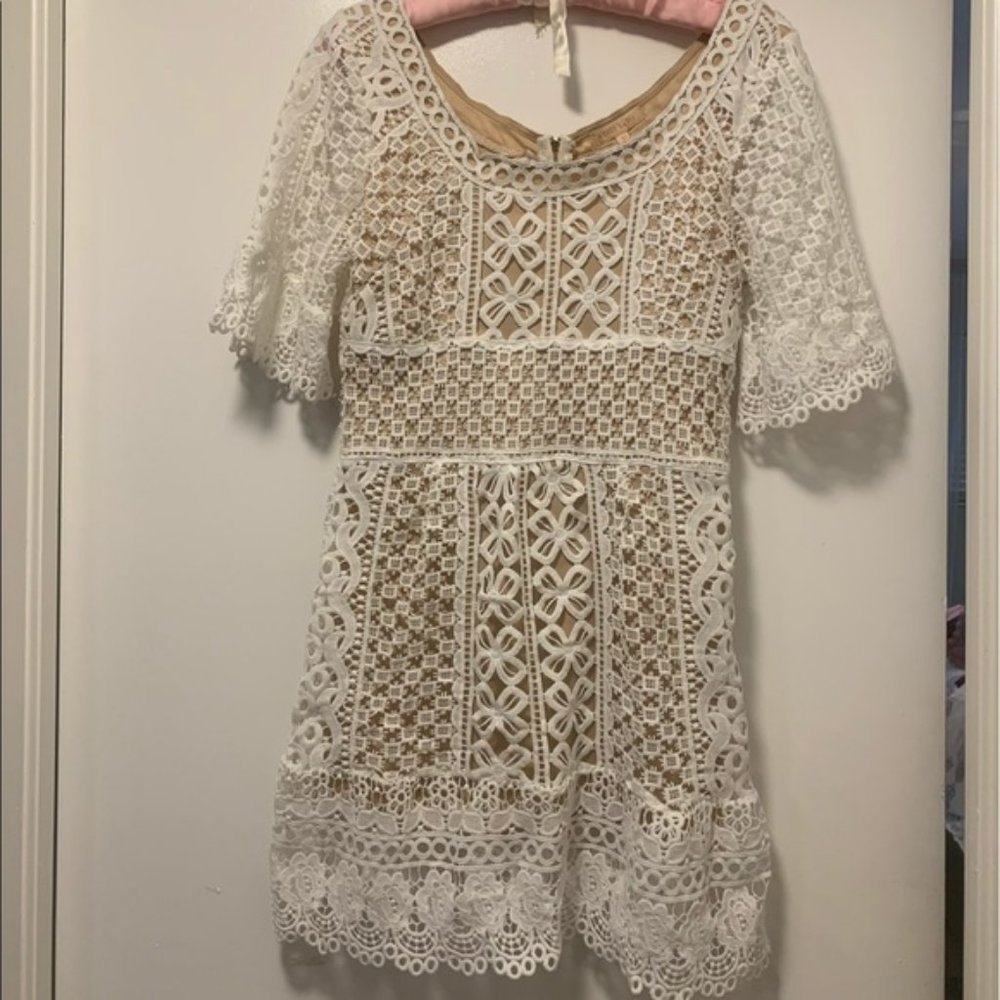 Hidden Label White Lace Mini Dress. SZ M - Picture 2 of 4